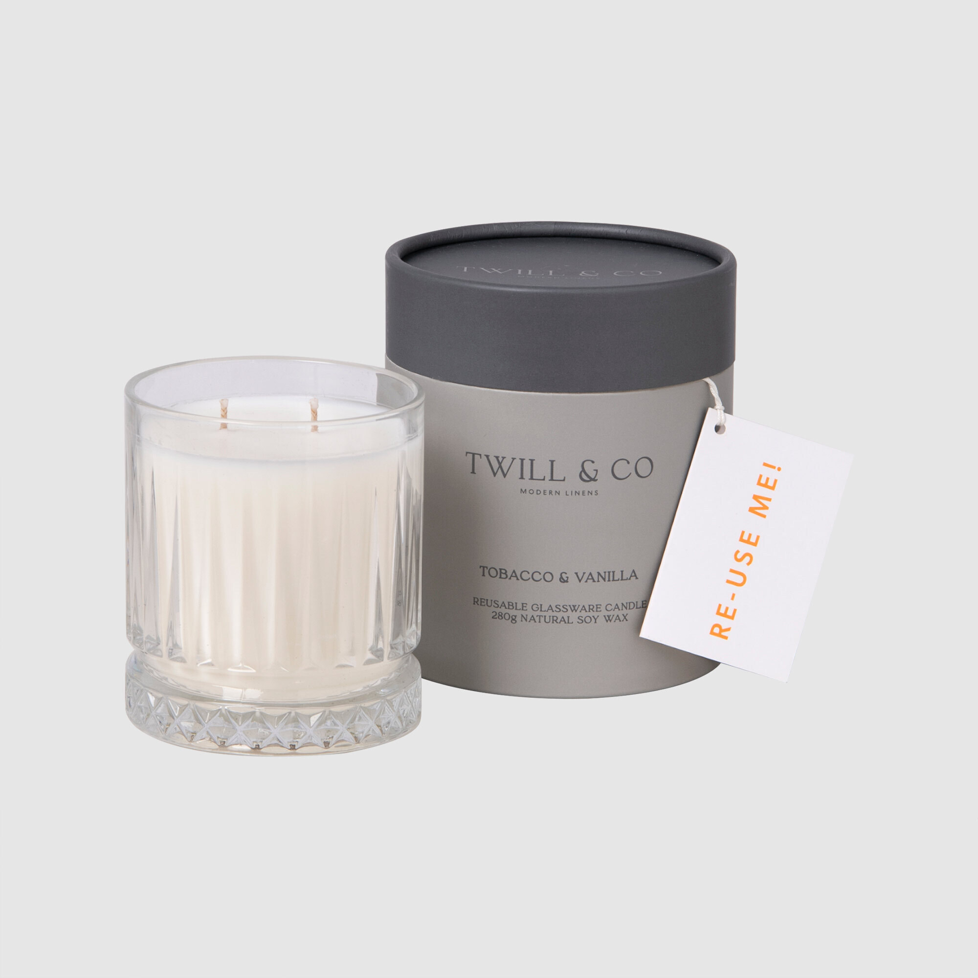 Twill & Co Glass Soy Candle Tobacco & Vanilla Black Grey 280g