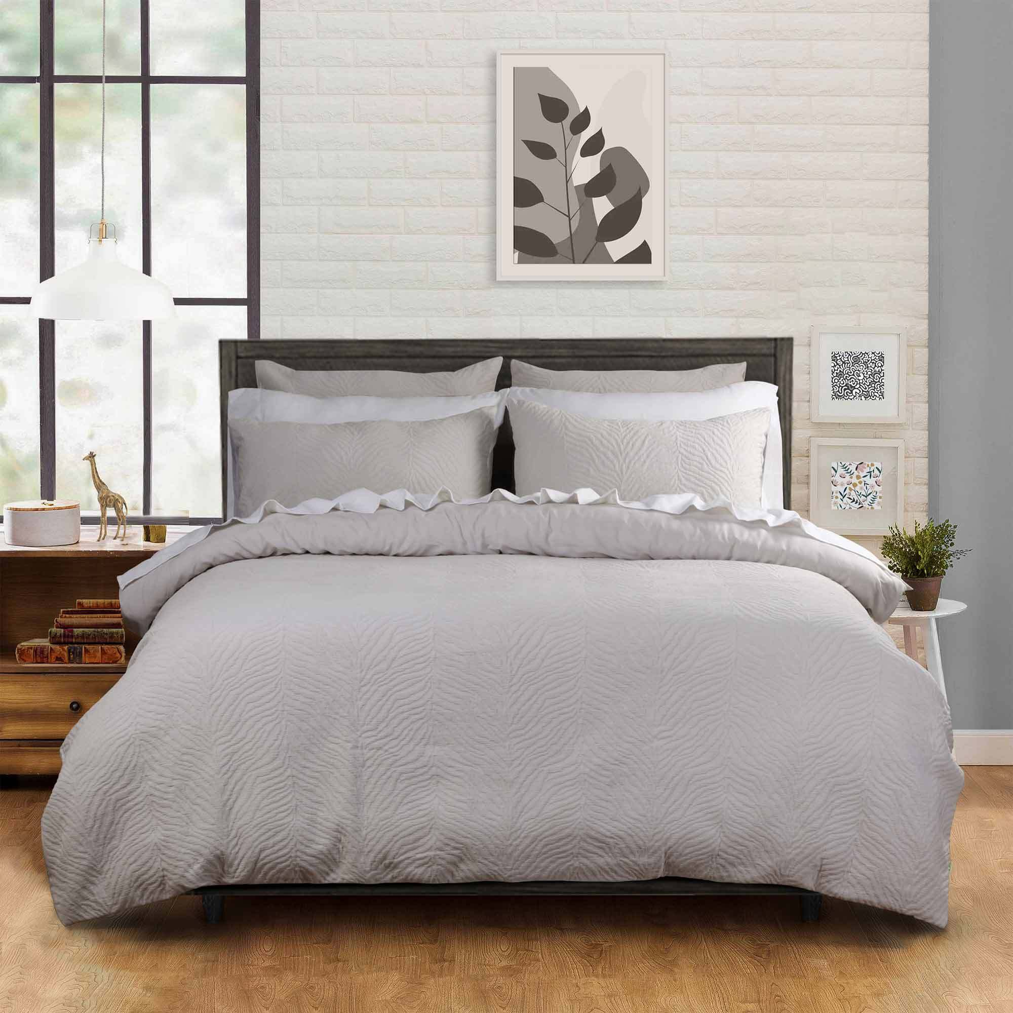 Hotel At Home Elm Leaf Matelasse Duvet Cover Set